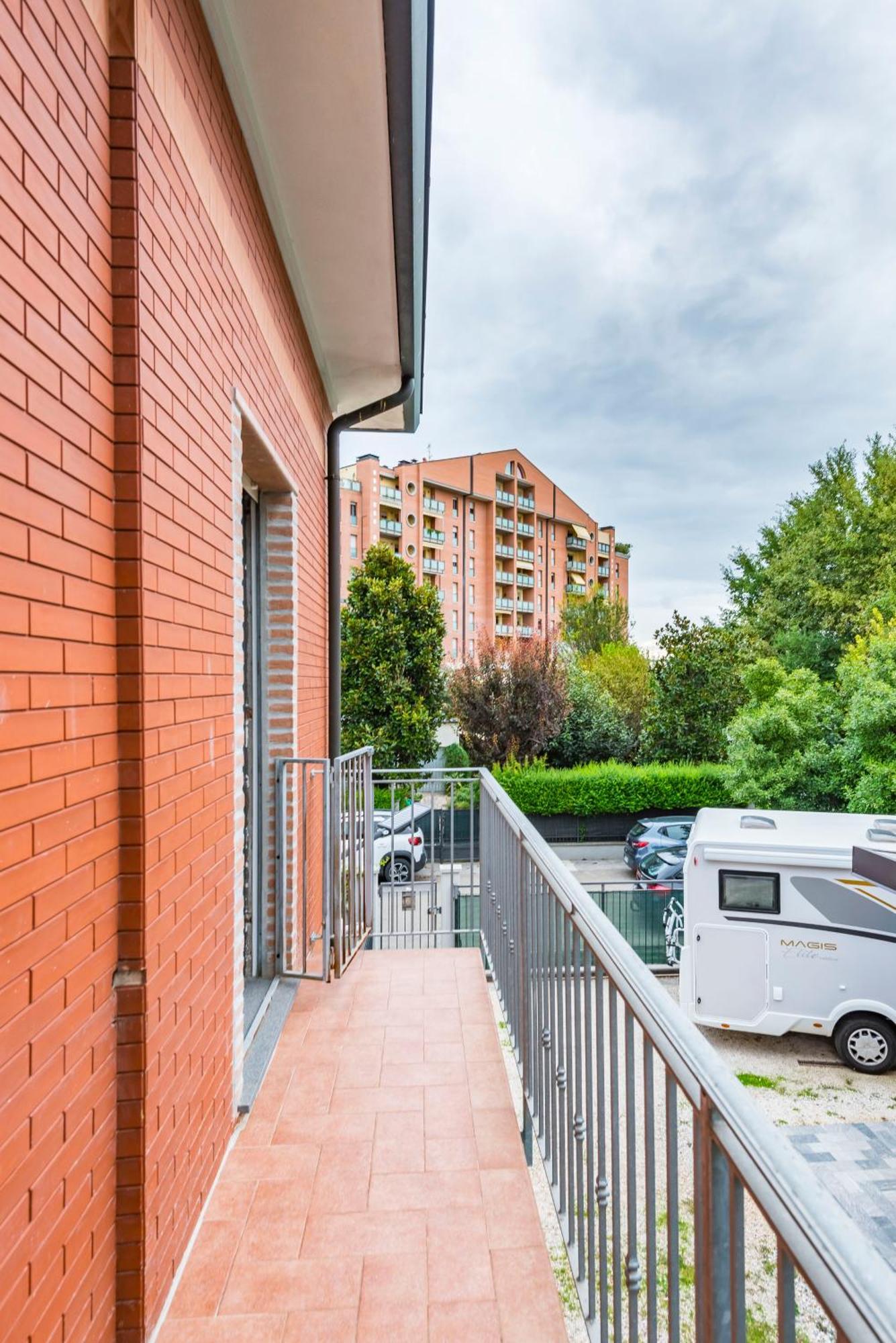 Stile E Comfort In Citta Con Wi-Fi Carpi Esterno foto